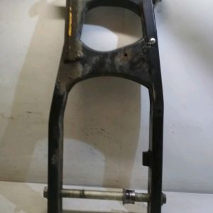 Suzuki – GSR 750 – 2016 – Bras oscillant