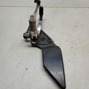 Suzuki – BANDIT GSF600N – 2000 à 2004 – Platine repose pied