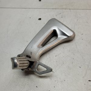 Suzuki – SV 650 S – 1999 à 2002 – Platine repose pied