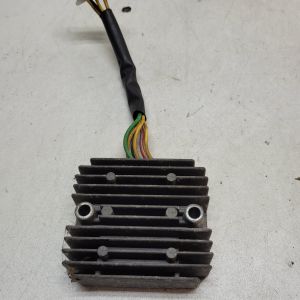 Honda – PANTHEON FES125 – 2000 – Régulateur de tension